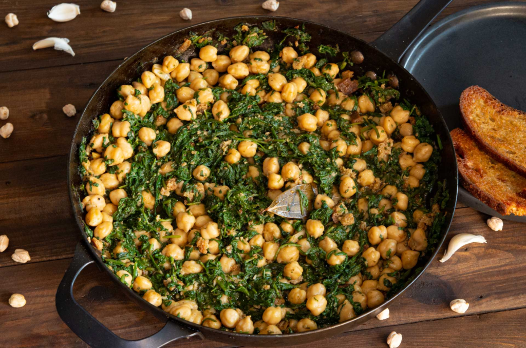 best espinacas con garbanzos near me