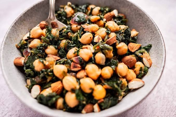 best espinacas con garbanzos near me